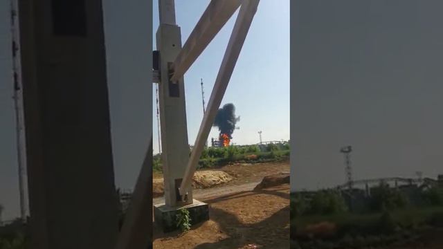 СРОЧНО!!! НОВОШАХТИНСК!! БПЛА ПОДОРВАЛ НЕФТЕПЕРЕРАБАТЫВАЮЩИЙ ЗАВОД смотреть онлайн
