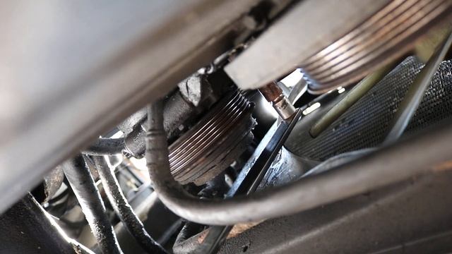Replacing a Tension Pulley on a 2003-2006 Dodge Sprinter Van / VanLife Hacks смотреть онлайн