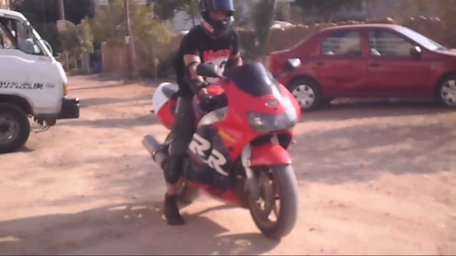 Honda CBR 919 , CRAZY TOP SPEED FLY BYS!!! смотреть онлайн