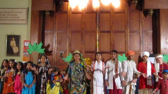 Hare Krishna Laguna Beach Kids Govardhan Puja 2010 play 3 смотреть онлайн