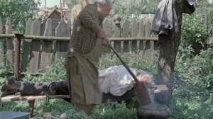 Белые росы: Сосед Тимофей лечит Федосу радикулит спины горячим кирпичом