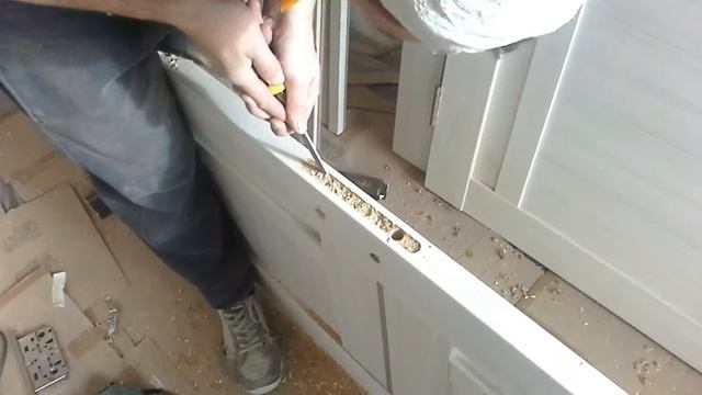 Установка магнитного замка в дверное полотно смотреть онлайн