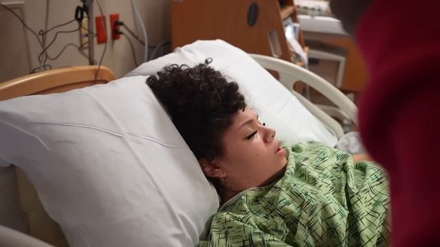 LABOR & DELIVERY VLOG *HE CAME EARLY ?* смотреть онлайн