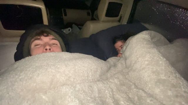 WINTER STORM Camping in a Car! | Blizzard Survival in the Mountains смотреть онлайн