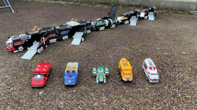 Deluxe Supertrain Megazord 2000 Toy Review (Power Rangers Lightspeed Rescue Season 8) смотреть онлайн