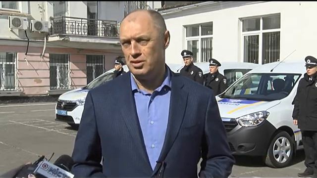 Міський голова урочисто вручив правоохоронцям ключі від новеньких автівок смотреть онлайн