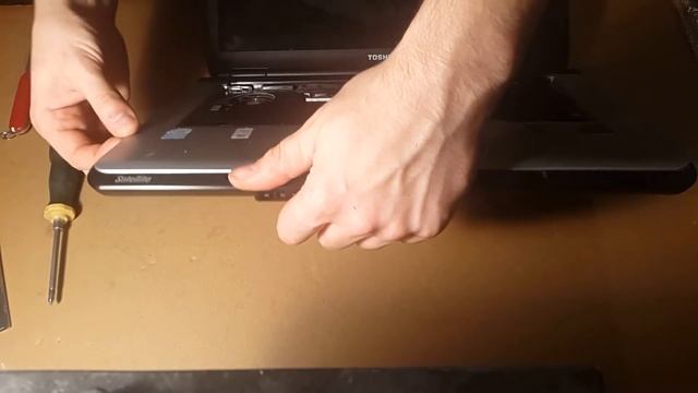Toshiba L300. Разборка. Чистка. Нюансы.