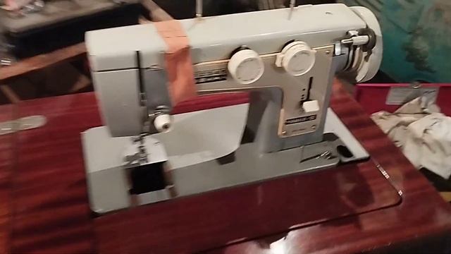 интересное с помойки /швейная машинка Чайка 3/ смотреть онлайн