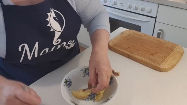 Рыба жареная. Фасоль под соусом. Батат. смотреть онлайн