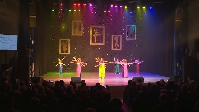 Хореографический ансамбль "Мечта" - Детский танец "Карандаши" смотреть онлайн