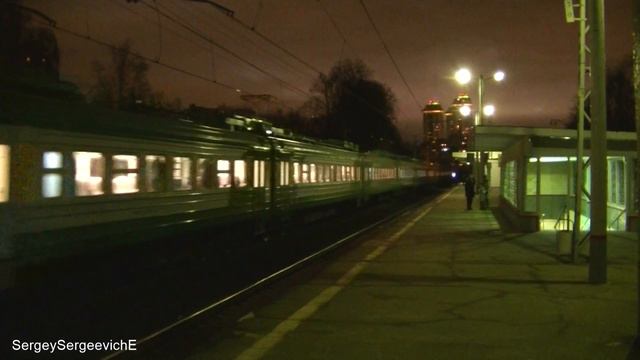 Электропоезд ЭД4М-0446 ЦППК платформа Матвеевская смотреть онлайн