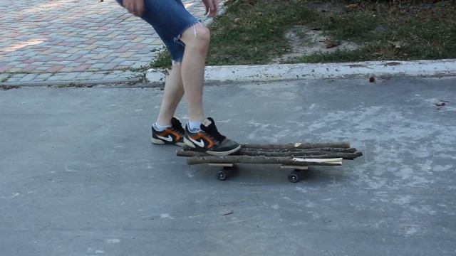 СКЕЙТ ИЗ ПАЛОК [Скейт из Хлама] смотреть онлайн