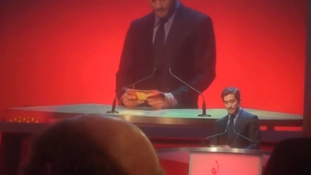 Jake Gyllenhaal Presents Meryl Streep With Her Honorary Golden Bear смотреть онлайн