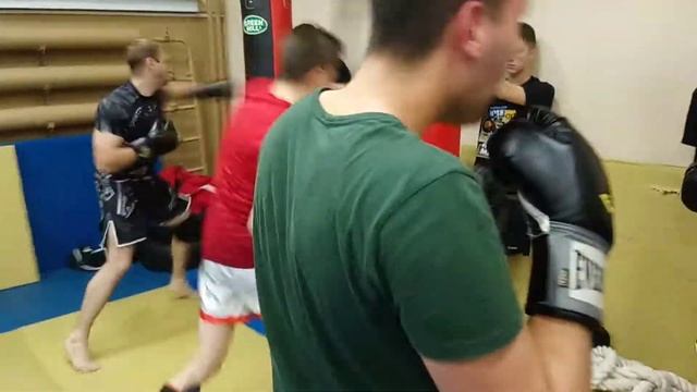 Тренеровка 3.09.2020. Работа на снарядах: мешки, ракетки, подушки. 30 бойцов(4 девушки) смотреть онлайн