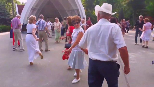 А ЛЕТО ЦВЕТА НЕБА! ТАНЦЫ ХАРЬКОВ СЧАСТЛИВЫЕ МОМЕНТЫ смотреть онлайн