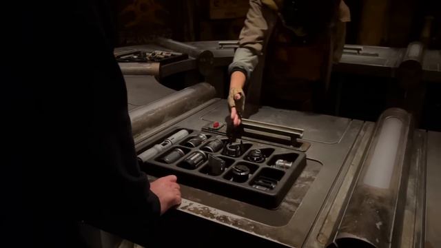 2023 Full Savi's Workshop Experience! Star Wars Galaxy's Edge Lightsaber! смотреть онлайн