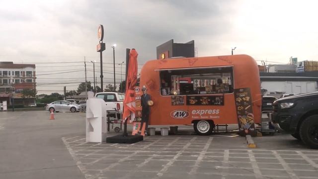 Drive to buy Local food | Food trucks | Drive-Thru Ordering chicken | our simple life смотреть онлайн