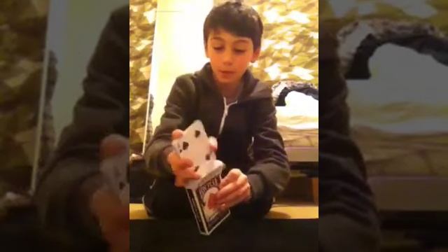 Boxing card trick with Black Bicycle Deck смотреть онлайн