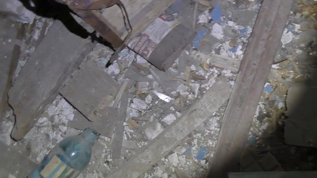 НАШЛИ СКРЫТУЮ КОМНАТУ В СТАРОЙ ПСИХУШКЕ! ДЕНЕЖНОЕ МЕСТО! смотреть онлайн