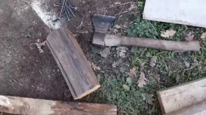 Как поднять просевшую часть каркасного домика без домкрата, с помощью клиньев.