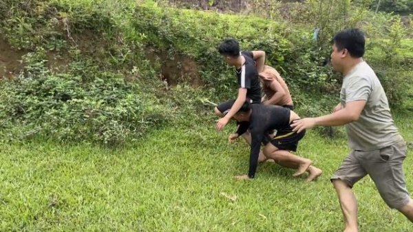 Encountered Giant Python, Catch Giant Anaconda In Deep Hole ~ Big Snake In The World