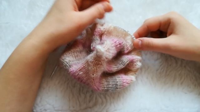 Вяжем классический берет от макушки к резинке спицами смотреть онлайн