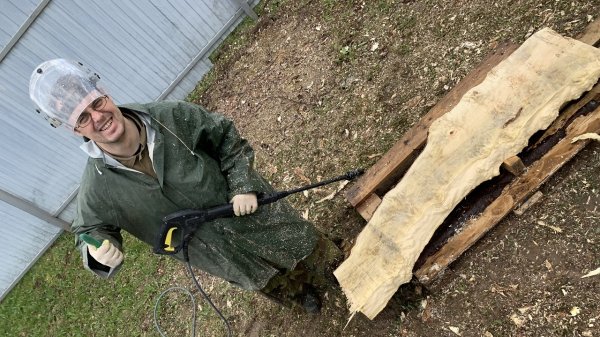 Непыльная работа.