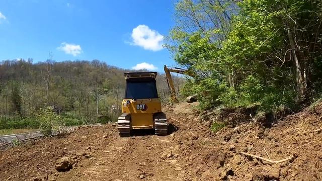 Extreme road build up a Mountain with a CAT 315 Excavator and CAT Dozer. смотреть онлайн