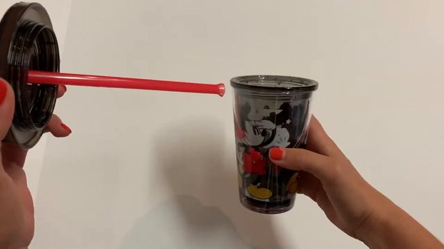 Стакан с трубочкой Mickey Mouse Disney смотреть онлайн