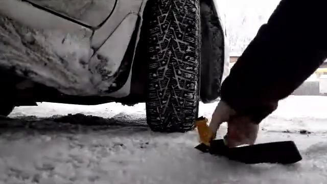 Накладка противоскольжения на колесо смотреть онлайн