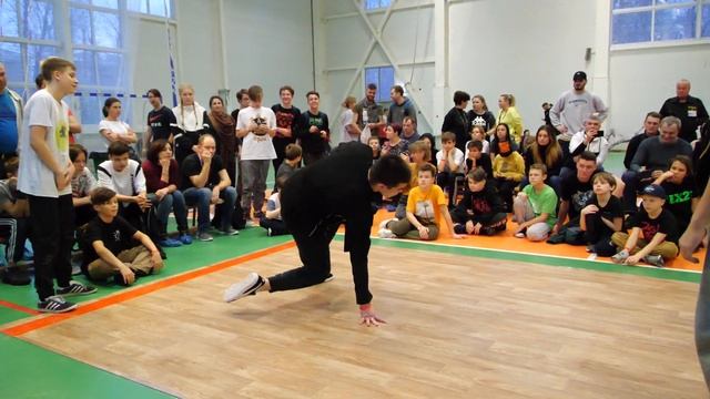 bboy Сухарь vs Головоломка vs Polo D - брейкданс чемпионат г.Королев смотреть онлайн