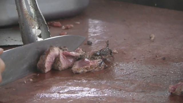 Итальянская УЛИЧНАЯ Еда: ОСЬМИНОГ на Гриле, Свинина с ПЛАВЛЕНЫМ СЫРОМ, Итальянская САЛЯМИ, Тальята. смотреть онлайн