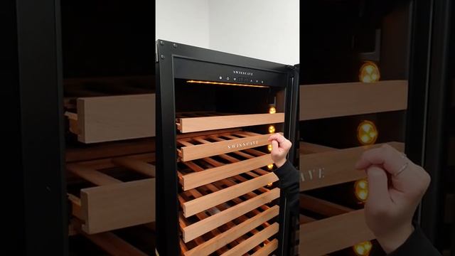 How to change the lighting colour on a Swisscave WLB460 Single zone model смотреть онлайн