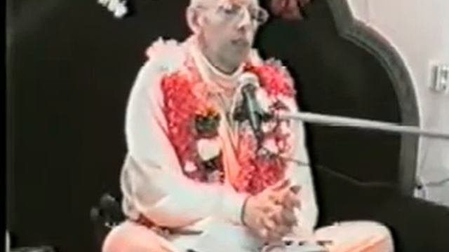ШБ 3.20.35 - Мукунда Госвами - лето 1994 - Нижний Новгород смотреть онлайн