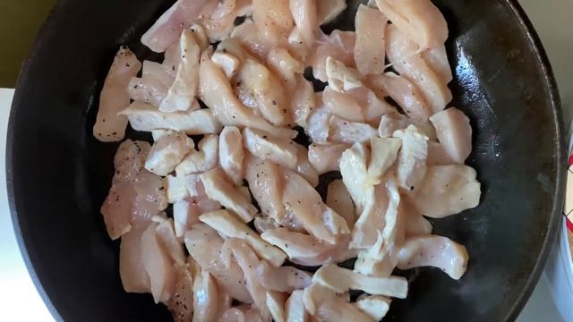 Фунчоза с курицей, грибами в сливках/Funchose with chicken, mushrooms in cream смотреть онлайн