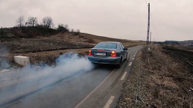 Mercedes Benz C220 w203 # burnout # drift смотреть онлайн