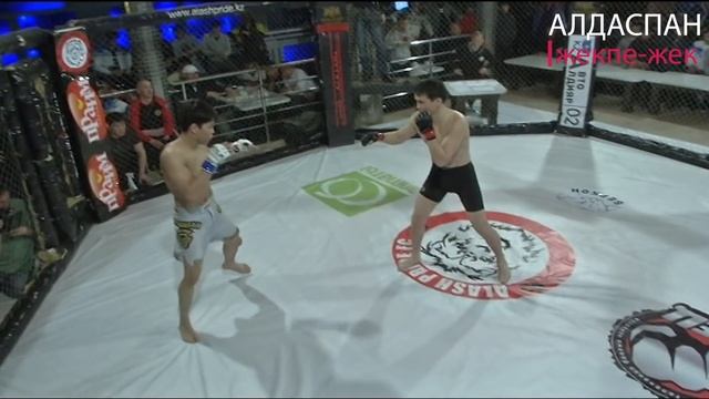 БОЛЕВОЙ НА РУКУ. АСУ АЛМАБАЕВ v/s МАРАТ КОЖАБЕРГЕНОВ(финал Alash Pride Selection 2015 год) смотреть онлайн