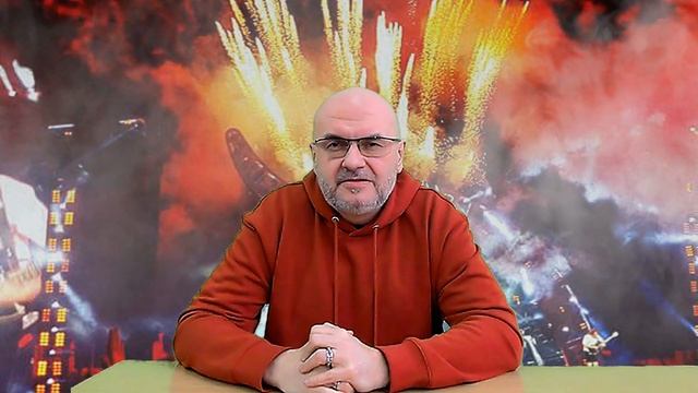 Ангус Янг (Angus Young) – Вытрясаю из струн всю душу AC DC Часть 2