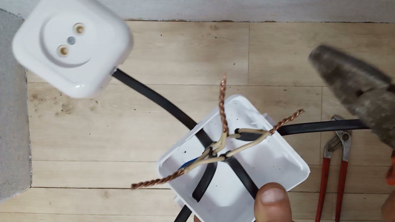 Соединение проводов в распределительной коробке, скрутка смотреть онлайн