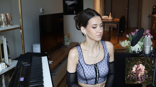 Independent Artist Reacts to Melanie Martinez - Nymphology & VOID | Liya смотреть онлайн