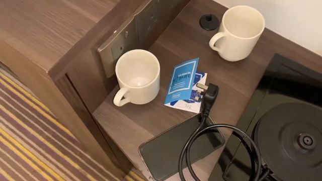 Дубай: пешком от аэропорта | Отель Hampton by Hilton | Изоляция по прилету смотреть онлайн