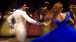 Танец  принца  и  ЗОЛУШКИ   (Золушка 2015 г.)