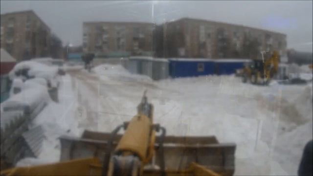 ЗАТАЛКИВАЮ ПЕСОК В АНГАРЫ,РАБОТАЮ В ДВЕ СМЕНЫ//ЕЗДА НА ПОГРУЗЧИКЕ ПО ГОРОДУ В ПРОБКИ смотреть онлайн