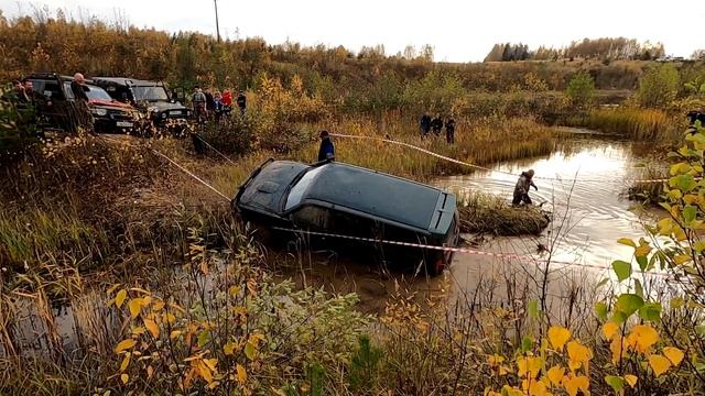 НЕ ЗНАЯ БРОДА НЕ ЛЕЗЬ В ВОДУ!!! Как утопить Уаз, Митсубиши и Ниссан за 1 минуту. смотреть онлайн