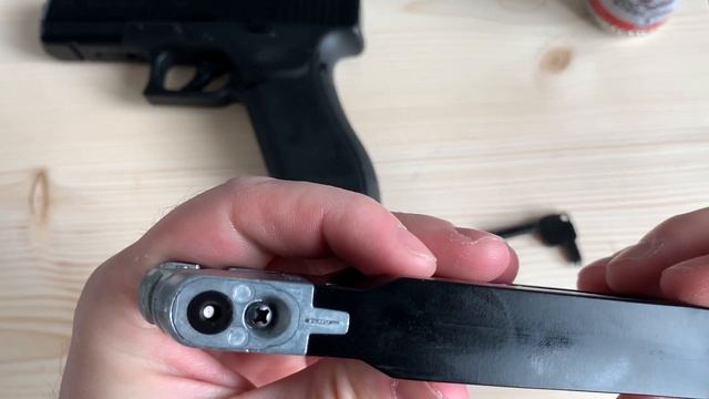 Glock 17 Gen5 4.5mm Steel BB Обзор На Русском смотреть онлайн