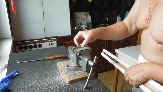 Отпиливание угла от шейки грифа на головку(видео №834). смотреть онлайн