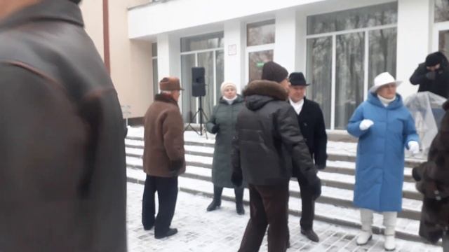 За ?твою красивую улыбку.Виктор Королев.В Гомельском парке. 04.02.2023. смотреть онлайн