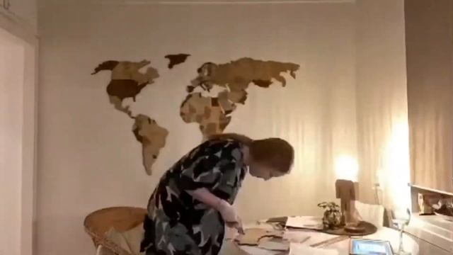 Монтаж одноуровневой деревянной карты мира смотреть онлайн