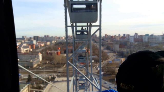 Колесо обозрения в Мегаполисе. Челябинск. смотреть онлайн