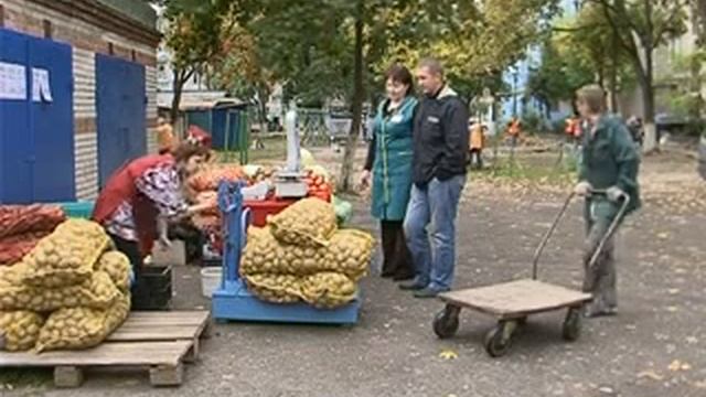 2011.09.28 Картофель во дворе Сентюров.flv смотреть онлайн